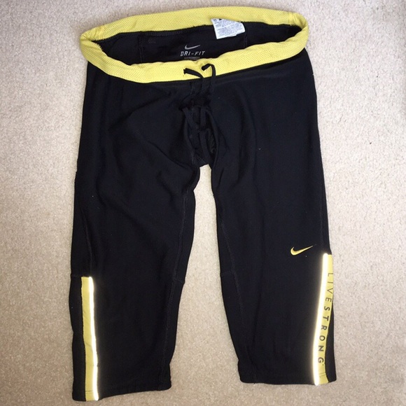 ❌SOLD❌ Nike Livestrong Capri Workout Pants - Picture 4 of 4